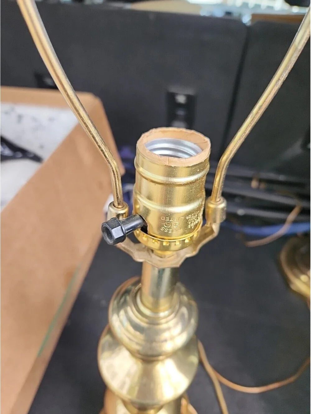 Traditional Antique Brass Table Lamp Brass!